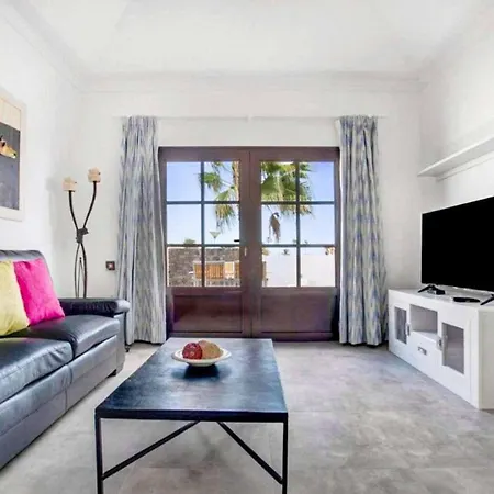 Grama Βίλα Tías